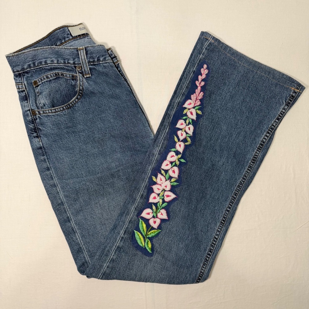 Y2K Gap Flare Jeans Womens Size 8 Floral Embroidered Pearl Low Rise Blue Denim